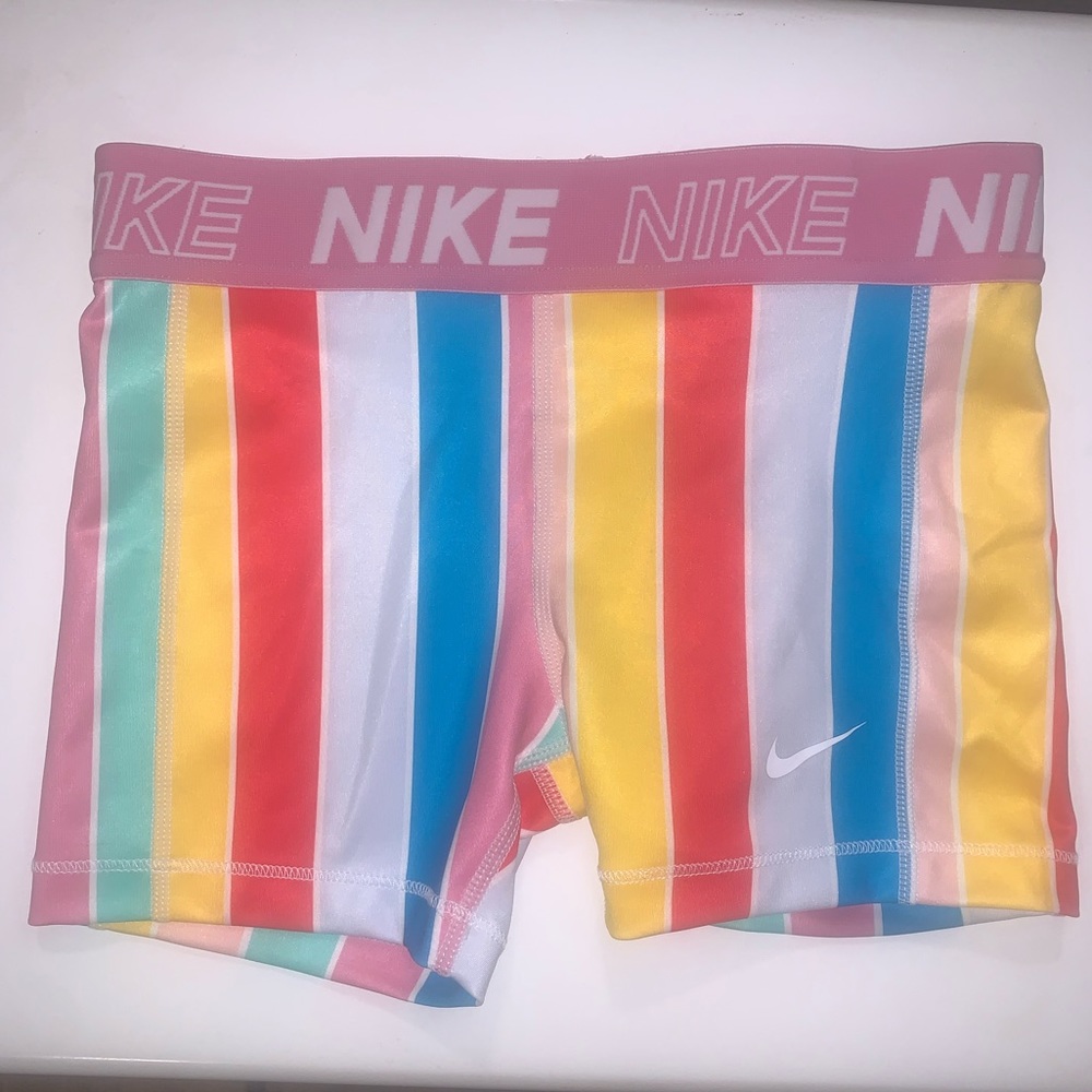NIKE KIDS DRI FIT SHORTS SIZE SMALL